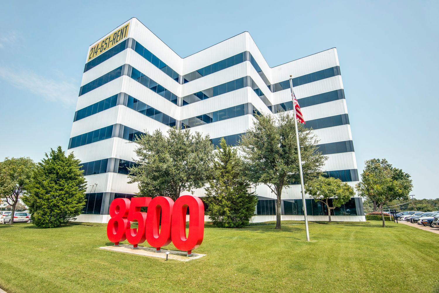 Eighty-Five Hundred Stemmons: 8500 N Stemmons Fwy, Dallas, TX 75247